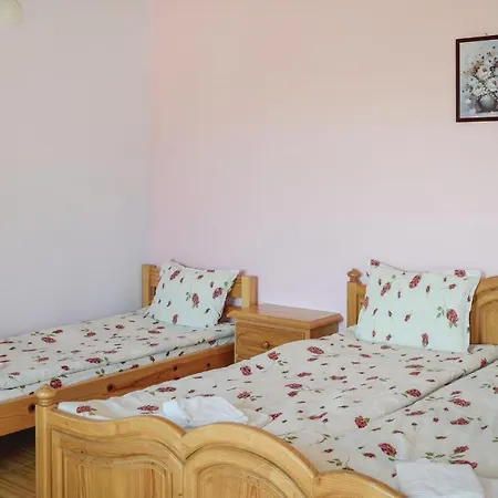 Seven-bedroom Holiday In *