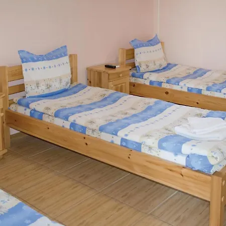 Seven-bedroom Holiday In
